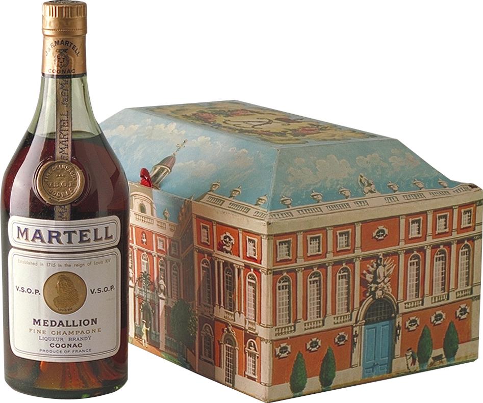 Cognac Martell V.S.O.P., Medaillon 1970s Chateau Box (7492)
